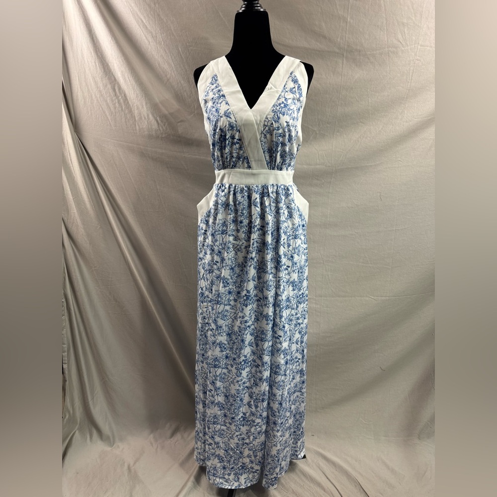 LAST ONE 🔥 Serene Azure Floral V-Neck Maxi Dress With Pockets Blue - Picture 7 of 8